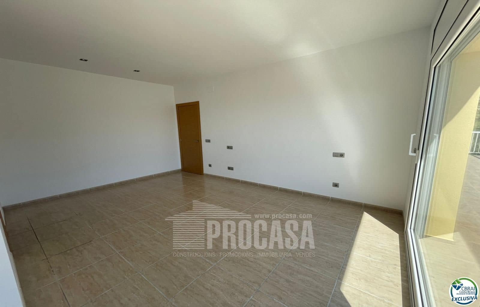 3 slaapkamer Villa te koop in Roses met zwembad garage - € 750.000 (Ref: 8348644)