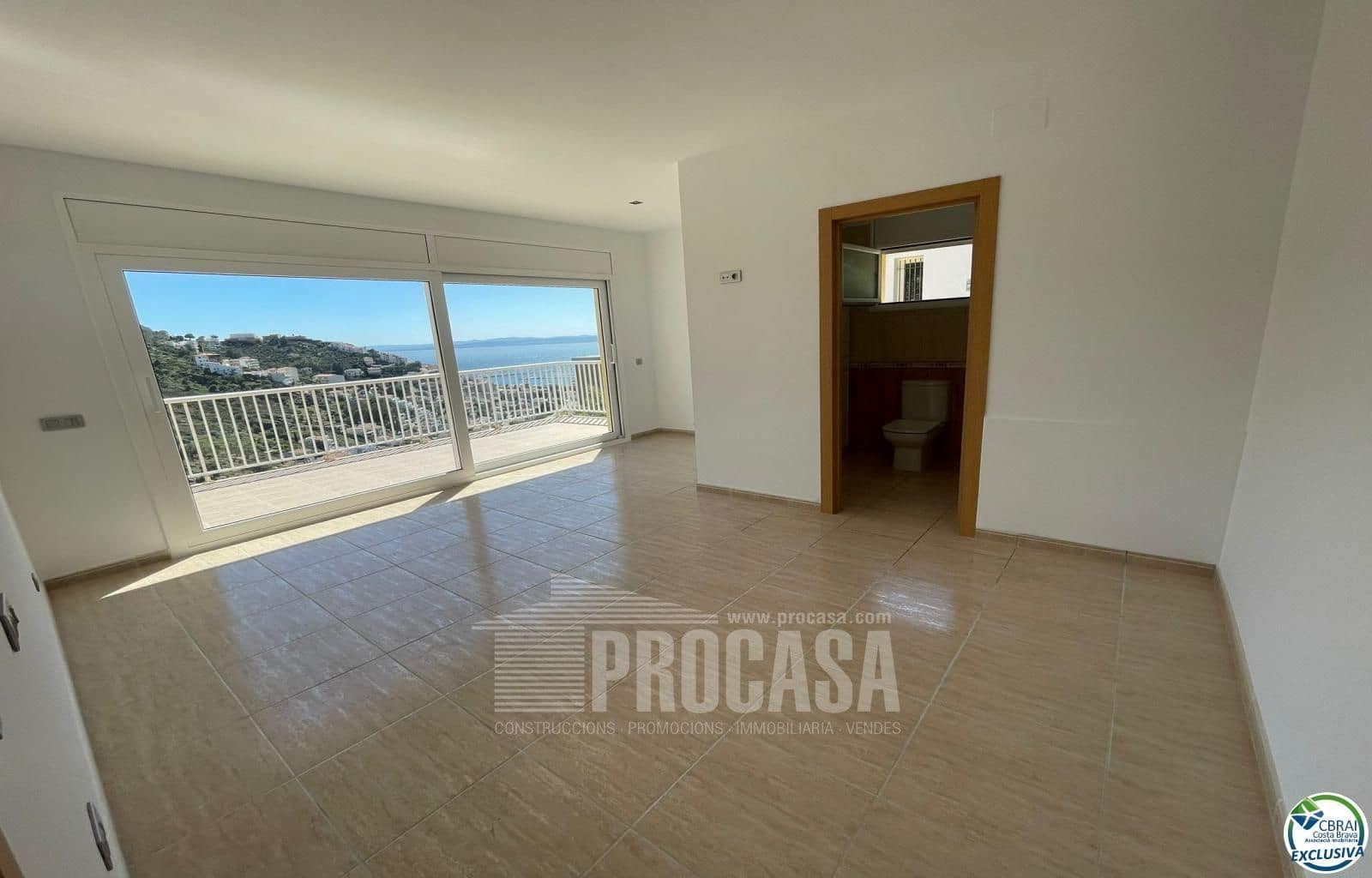 3 slaapkamer Villa te koop in Roses met zwembad garage - € 750.000 (Ref: 8348644)