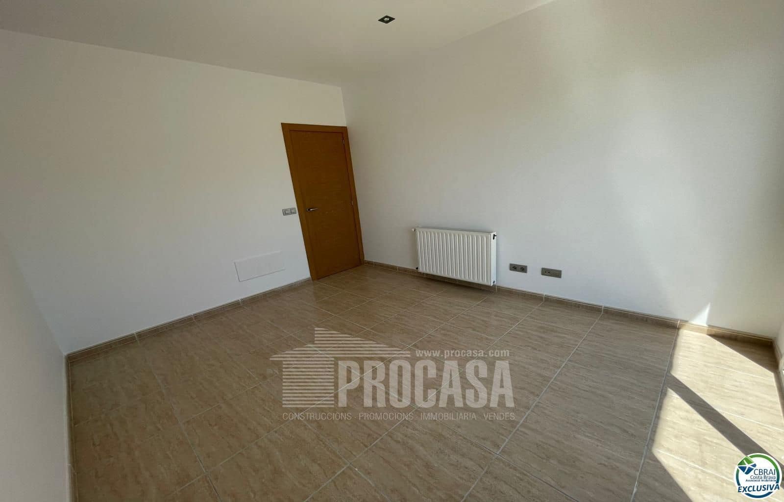 3 slaapkamer Villa te koop in Roses met zwembad garage - € 750.000 (Ref: 8348644)