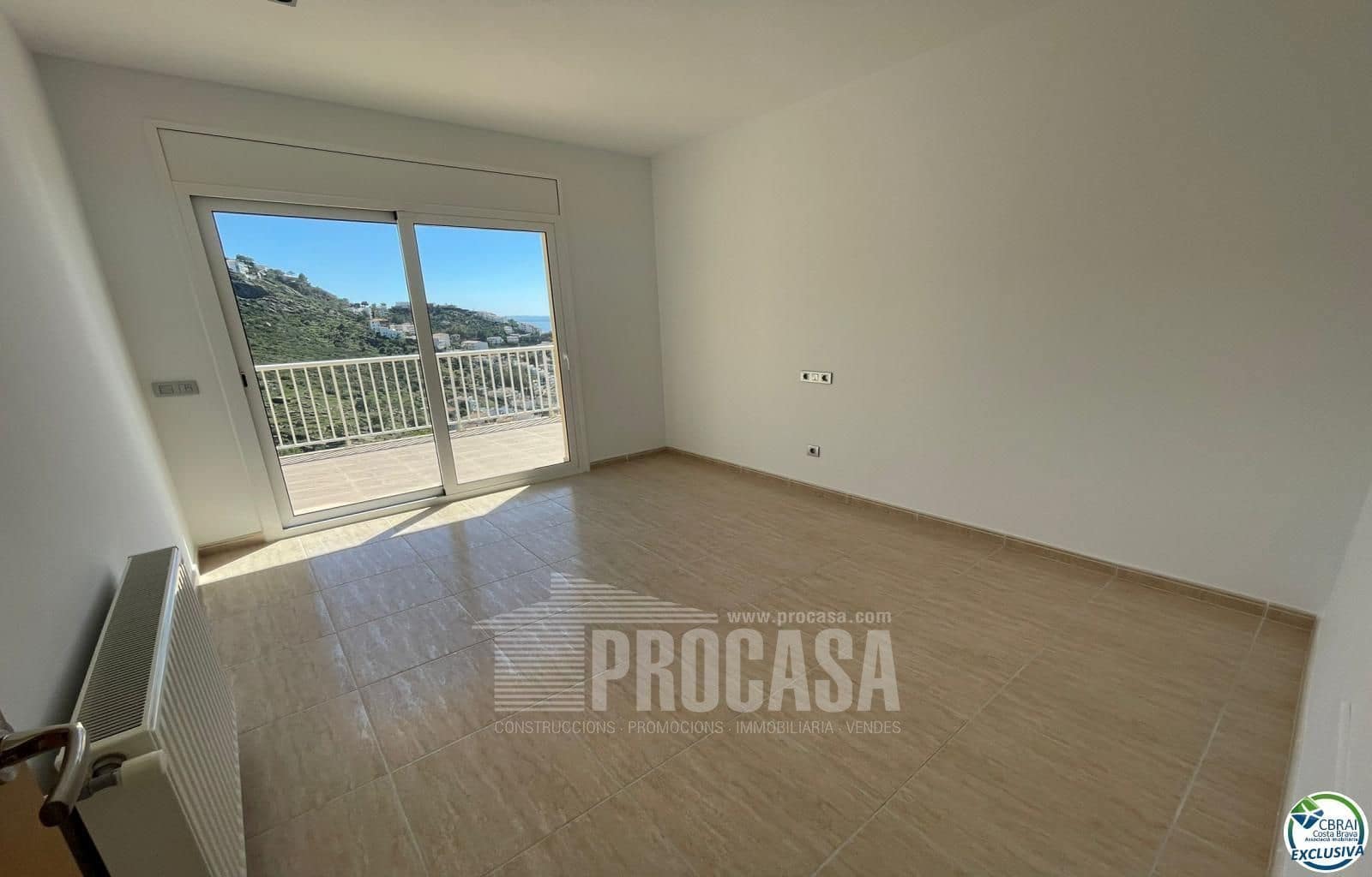 3 slaapkamer Villa te koop in Roses met zwembad garage - € 750.000 (Ref: 8348644)