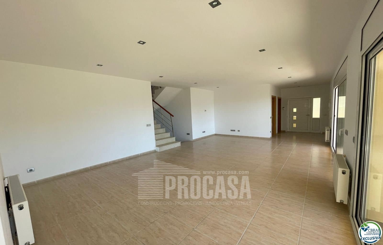 3 slaapkamer Villa te koop in Roses met zwembad garage - € 750.000 (Ref: 8348644)