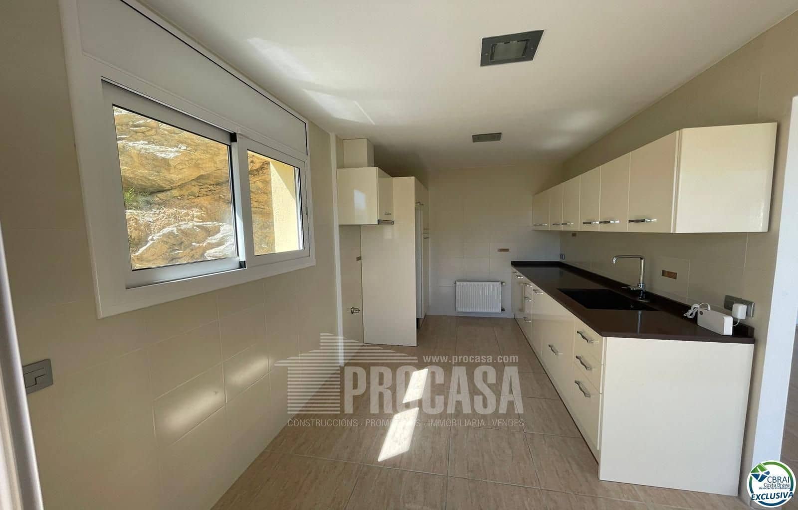 3 slaapkamer Villa te koop in Roses met zwembad garage - € 750.000 (Ref: 8348644)