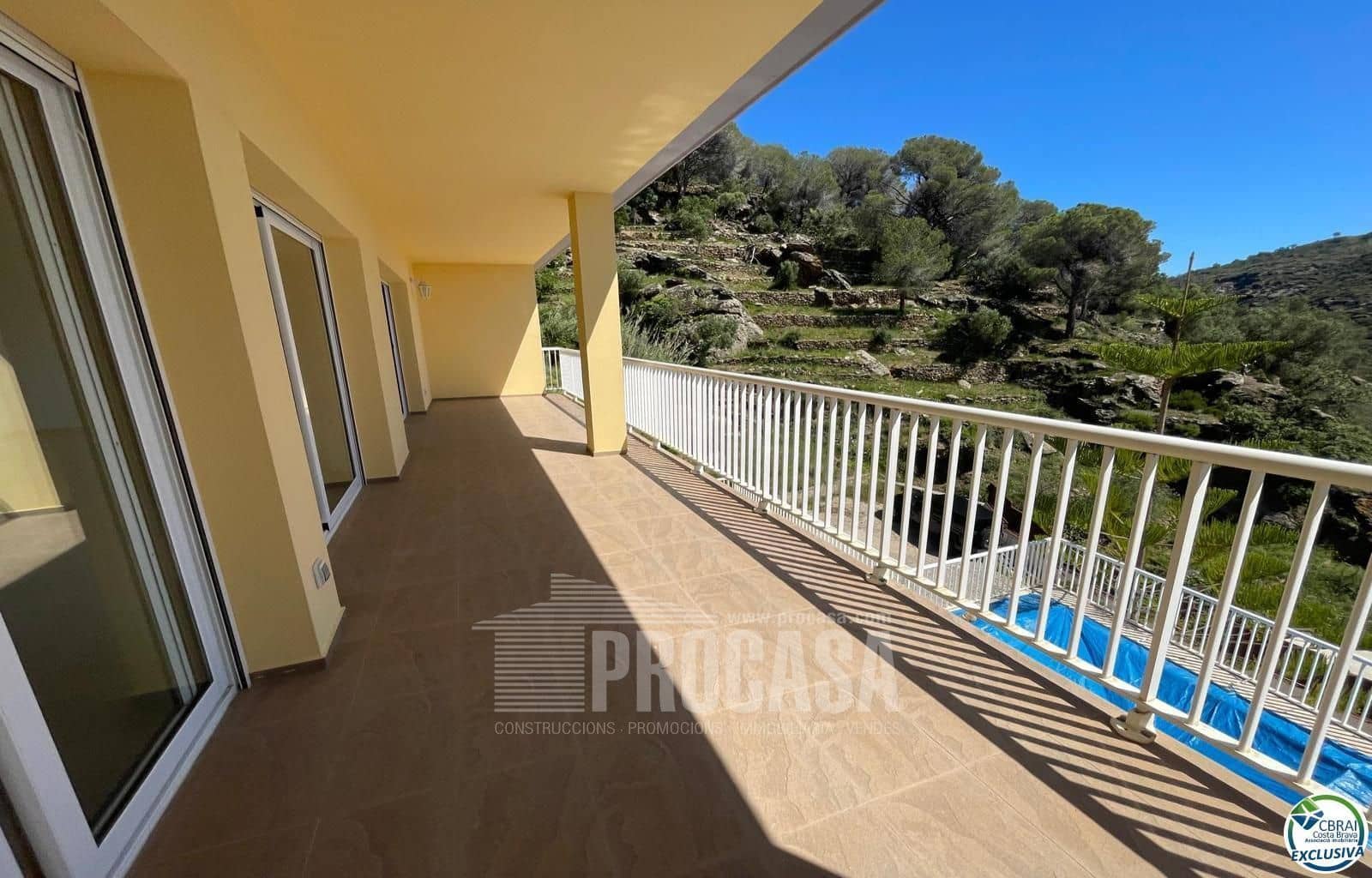 3 slaapkamer Villa te koop in Roses met zwembad garage - € 750.000 (Ref: 8348644)