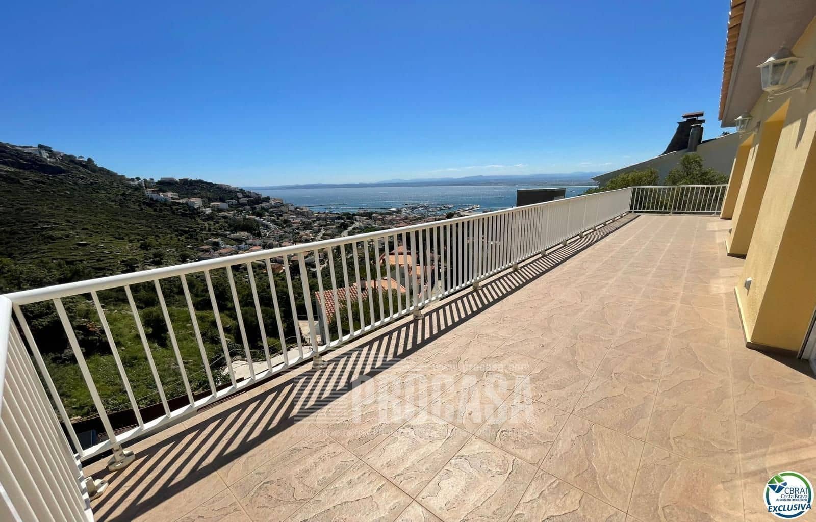 3 slaapkamer Villa te koop in Roses met zwembad garage - € 750.000 (Ref: 8348644)