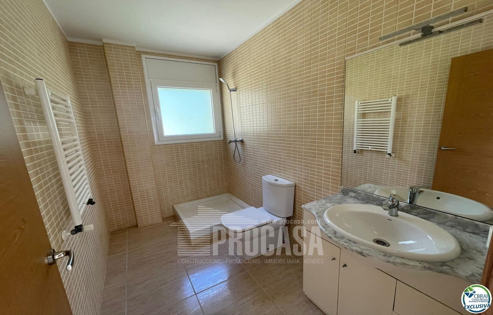 3 slaapkamer Villa te koop in Roses met zwembad garage - € 750.000 (Ref: 8348644)