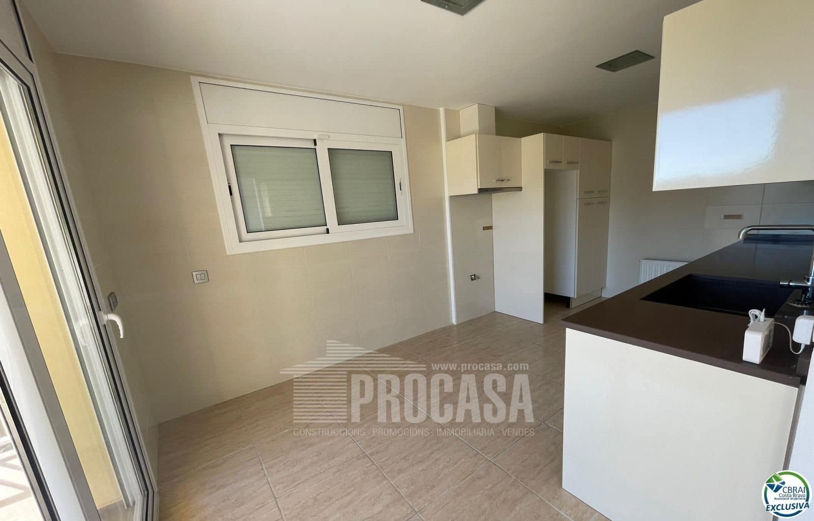 3 slaapkamer Villa te koop in Roses met zwembad garage - € 750.000 (Ref: 8348644)