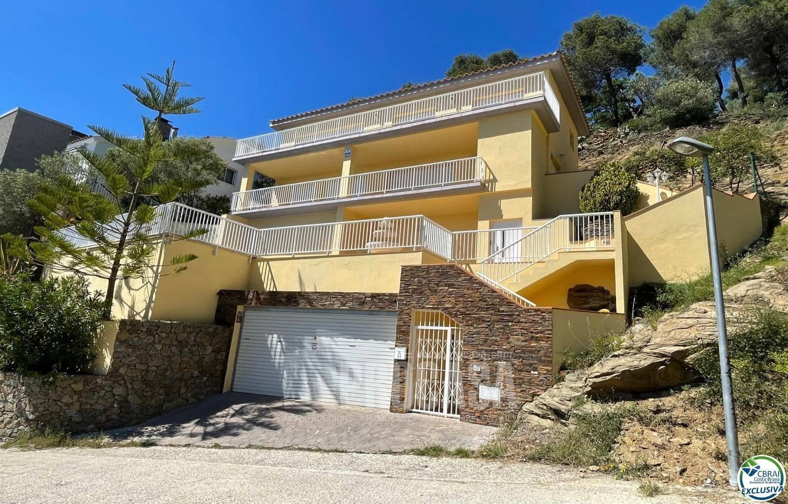 3 slaapkamer Villa te koop in Roses met zwembad garage - € 750.000 (Ref: 8348644)