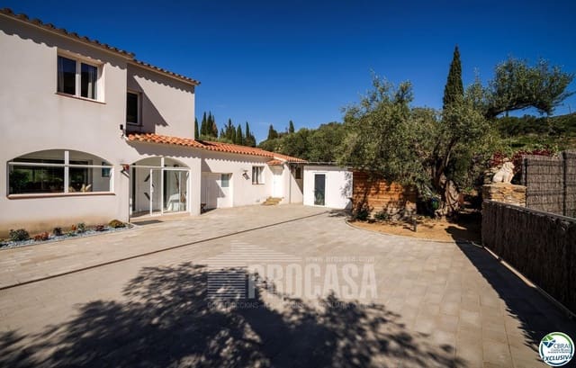 3 bedroom Villa for sale in Palau-saverdera with pool garage - € 890,000 (Ref: 8374318)