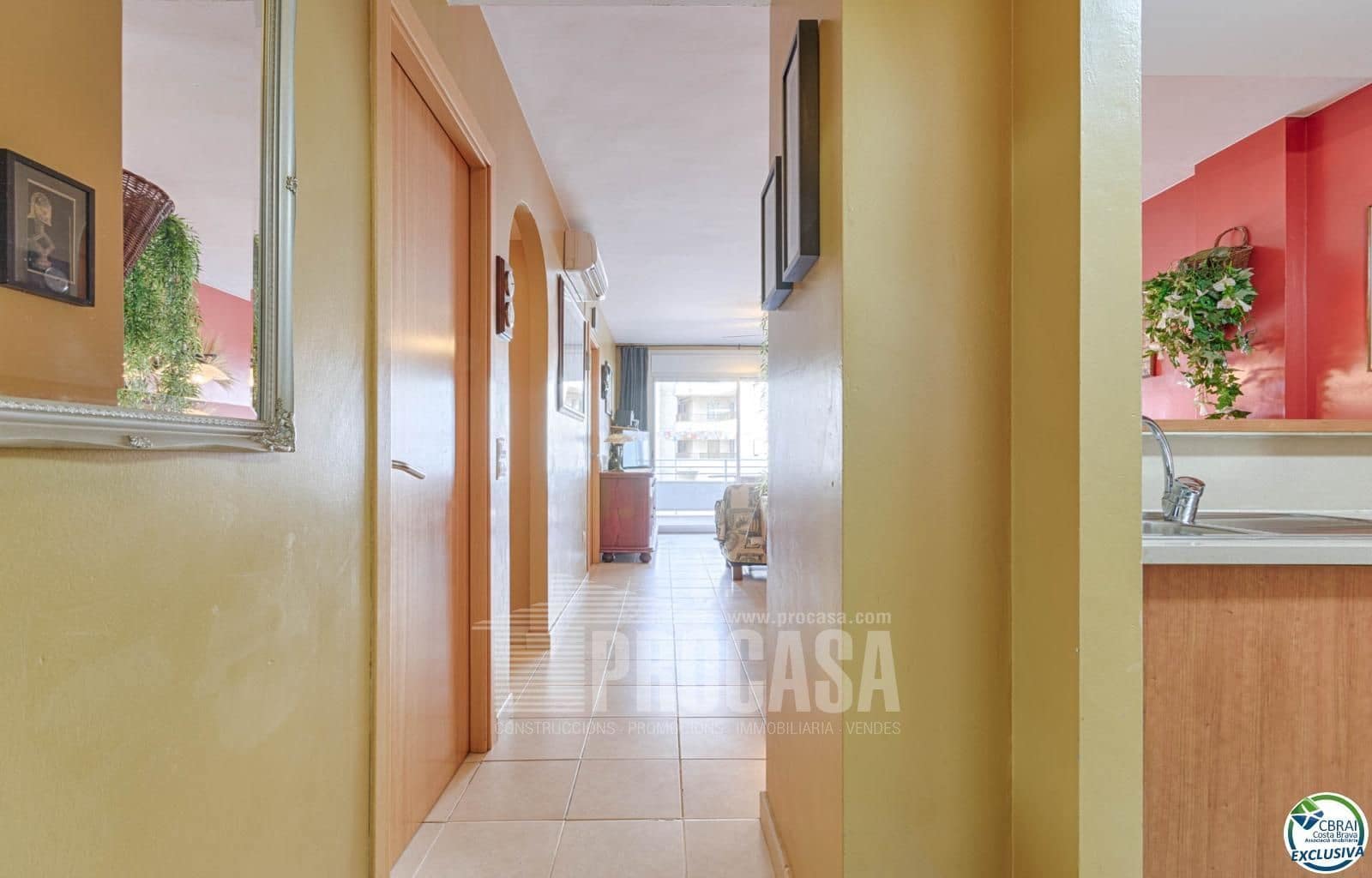 2 slaapkamer Flat te koop in Roses met zwembad garage - € 298.000 (Ref: 8411896)