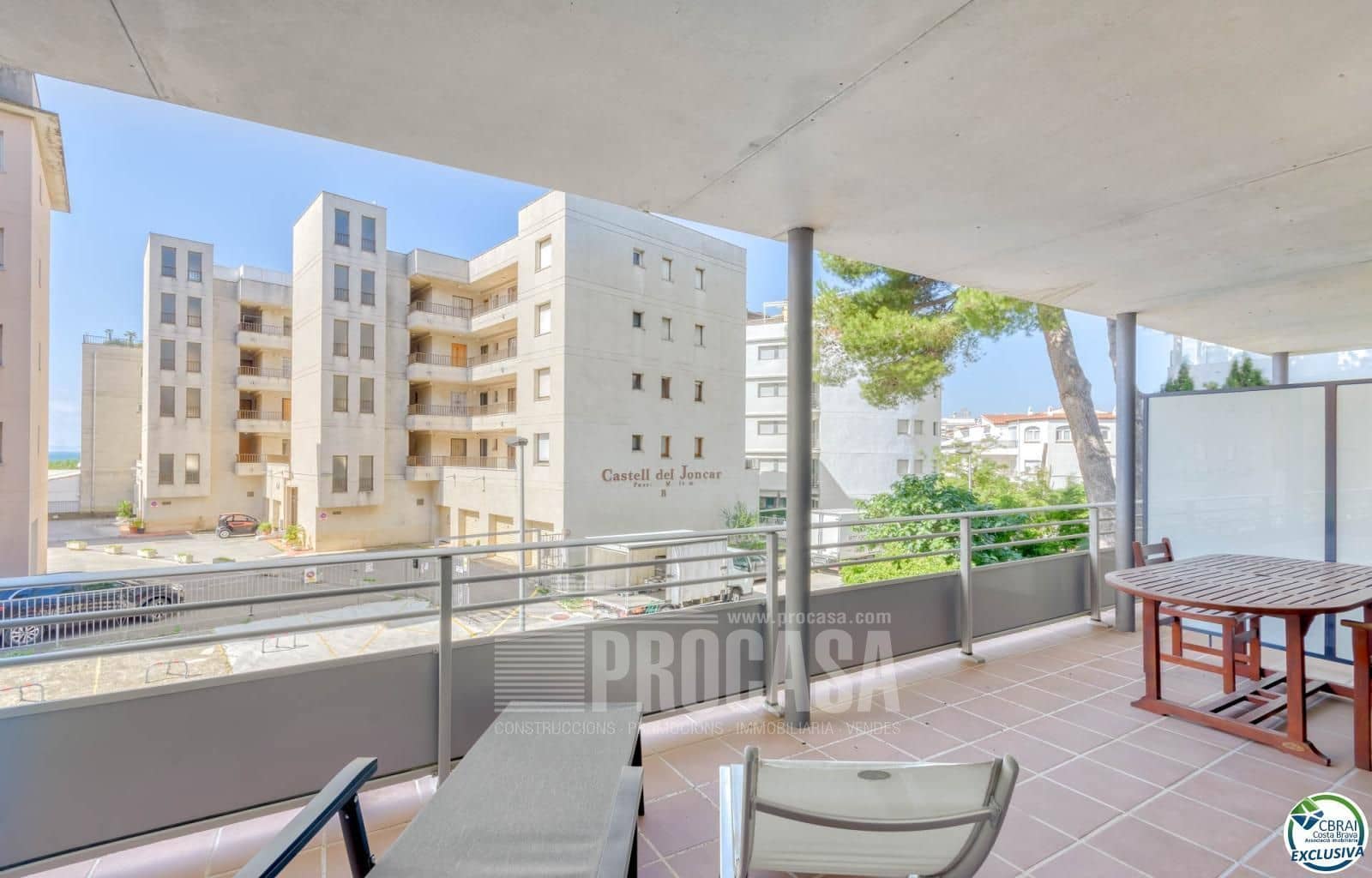 2 slaapkamer Flat te koop in Roses met zwembad garage - € 298.000 (Ref: 8411896)