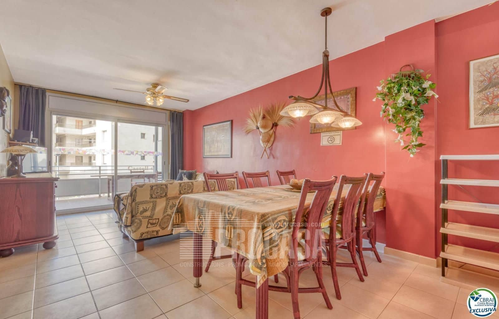 2 slaapkamer Flat te koop in Roses met zwembad garage - € 298.000 (Ref: 8411896)