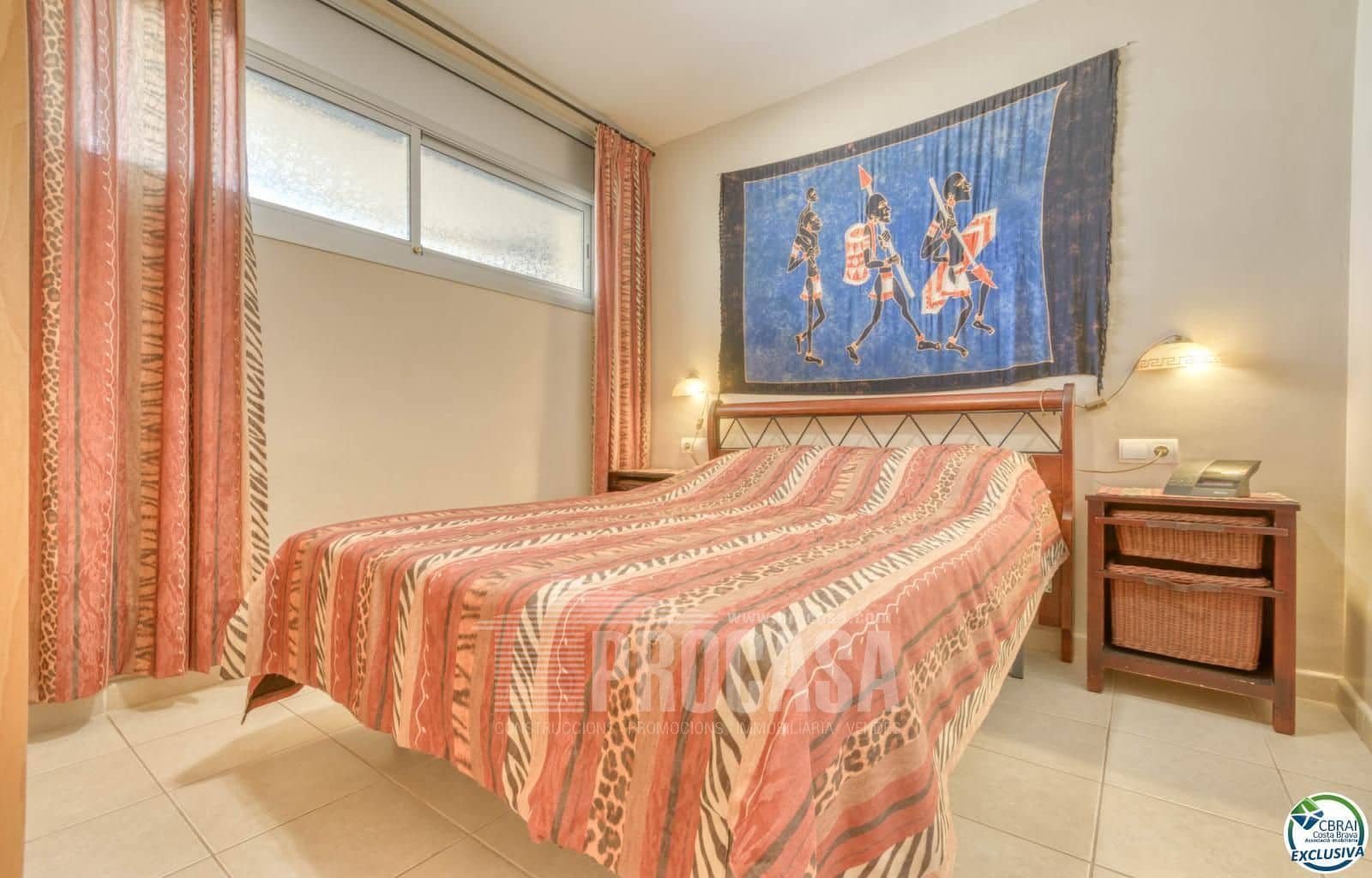 2 slaapkamer Flat te koop in Roses met zwembad garage - € 298.000 (Ref: 8411896)