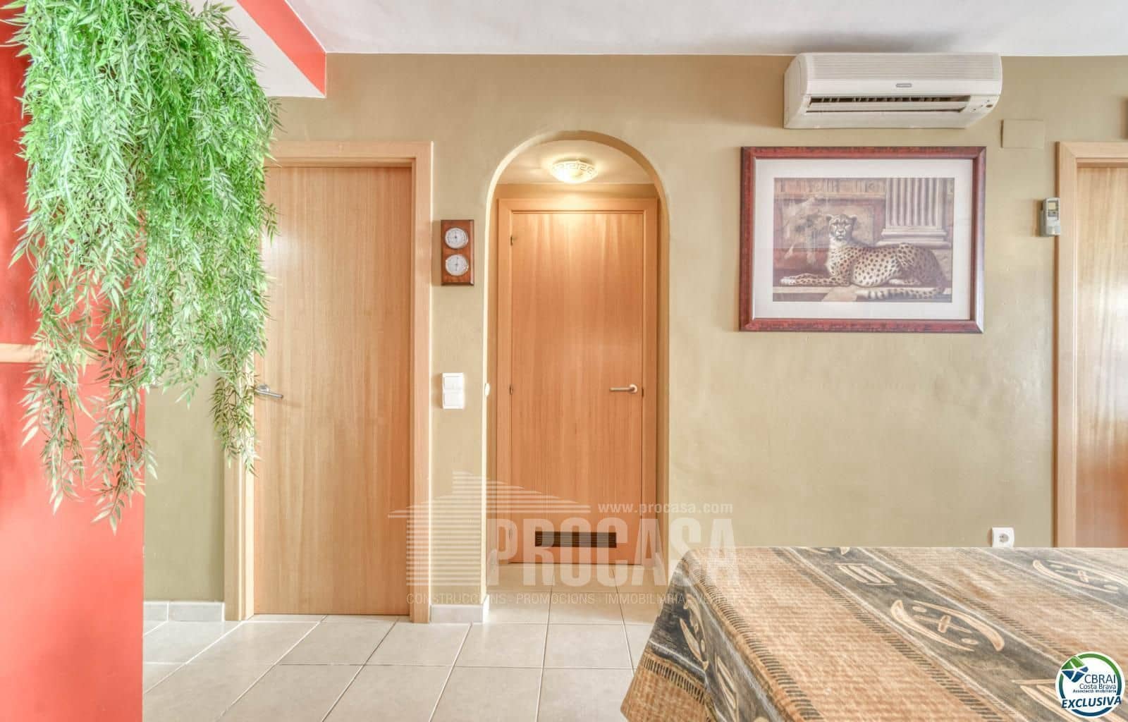 2 slaapkamer Flat te koop in Roses met zwembad garage - € 298.000 (Ref: 8411896)