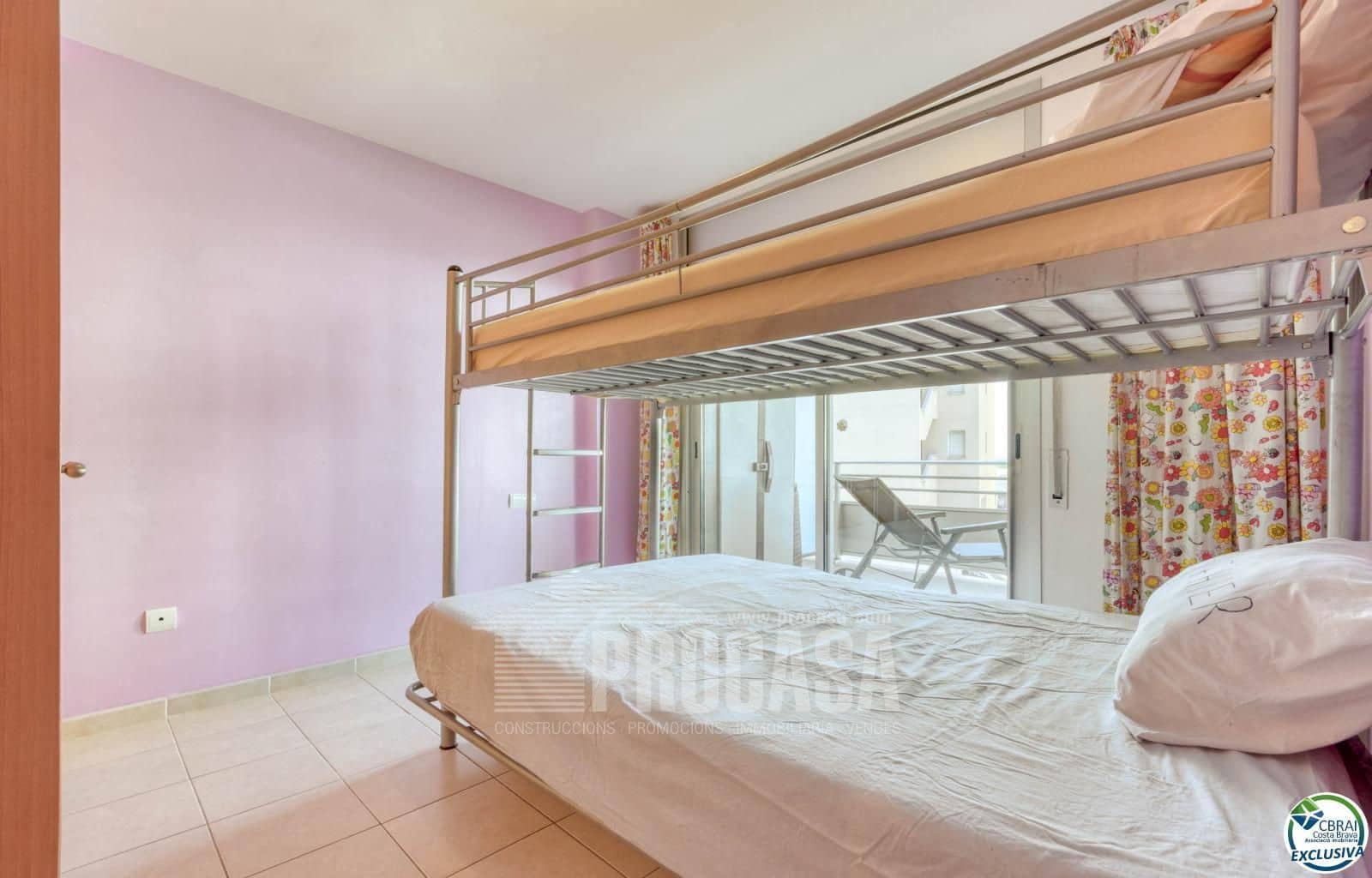 2 slaapkamer Flat te koop in Roses met zwembad garage - € 298.000 (Ref: 8411896)