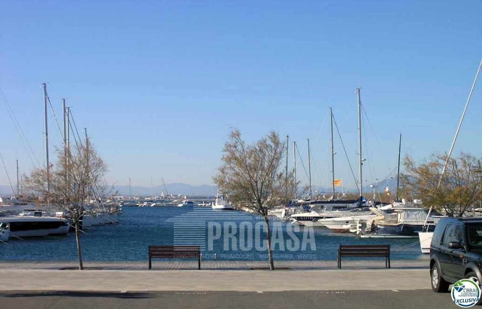 2 slaapkamer Flat te koop in Roses met zwembad garage - € 298.000 (Ref: 8411896)