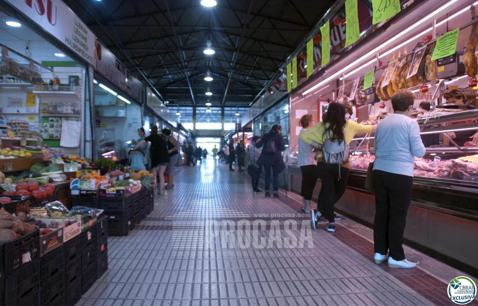 2 slaapkamer Flat te koop in Roses met zwembad garage - € 298.000 (Ref: 8411896)