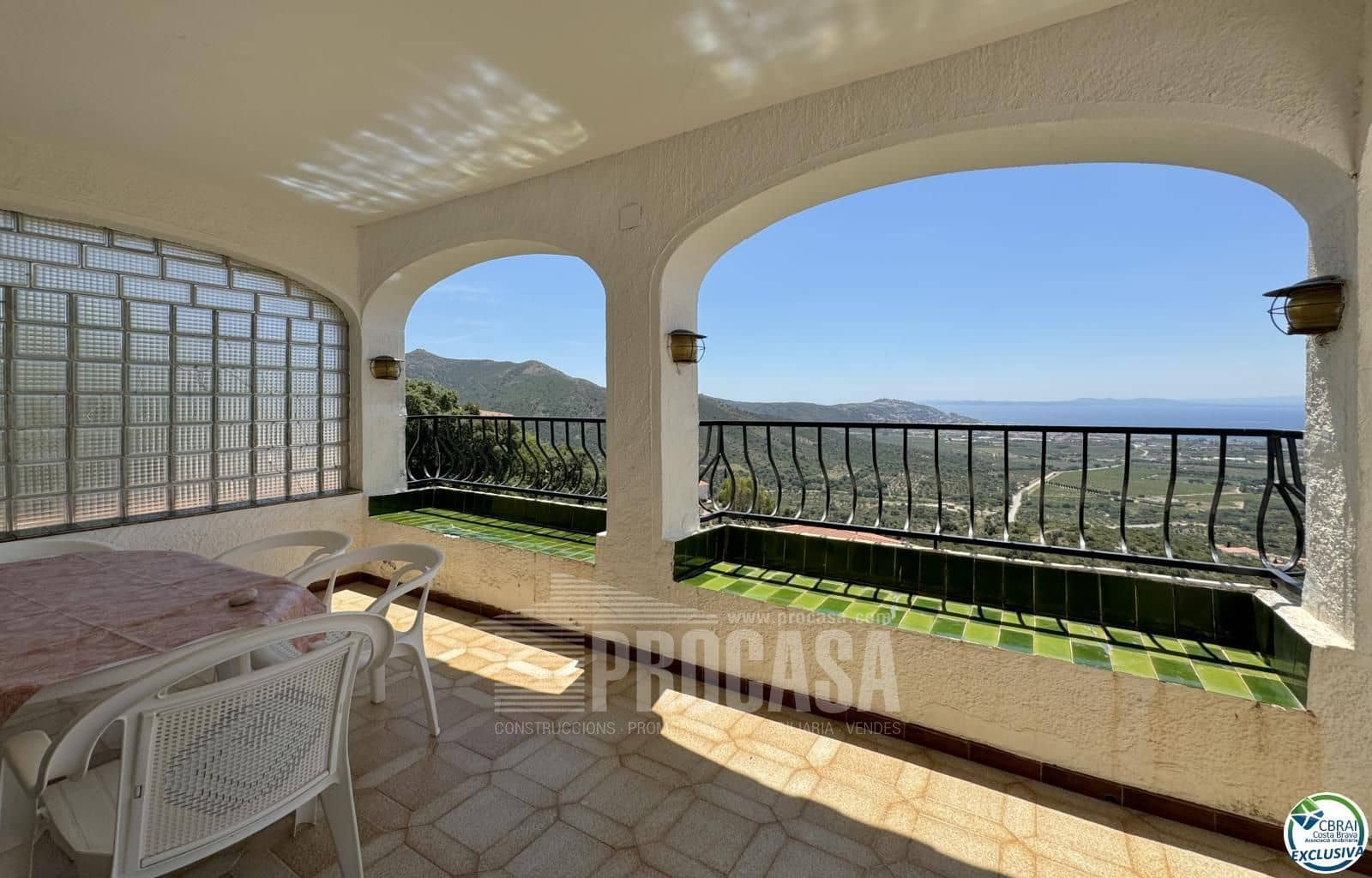 2 soverom Villa til salgs i El Mas Fumats med garasje - € 389 000 (Ref: 8416231)