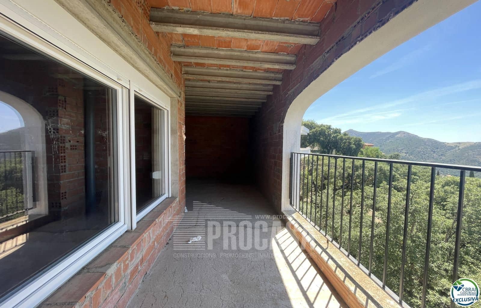 2 soverom Villa til salgs i El Mas Fumats med garasje - € 389 000 (Ref: 8416231)