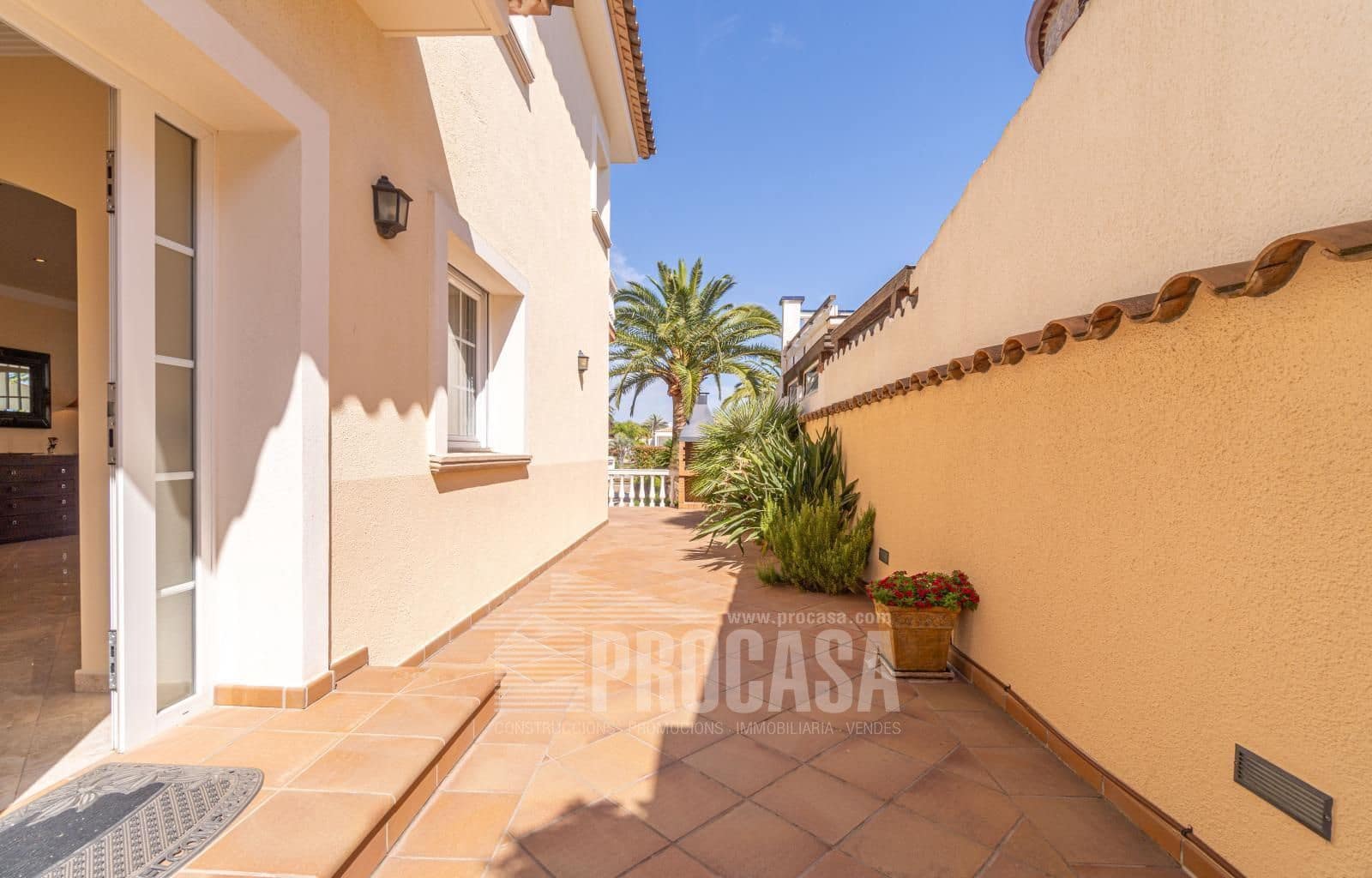 3 Zimmer Villa zu verkaufen in Empuriabrava mit Pool Garage - 1.199.000 € (Ref: 8423695)