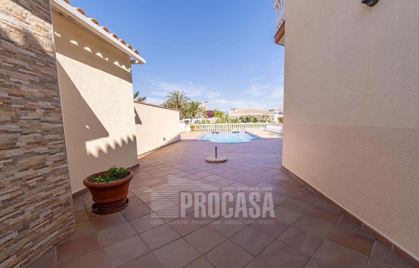3 Zimmer Villa zu verkaufen in Empuriabrava mit Pool Garage - 1.199.000 € (Ref: 8423695)