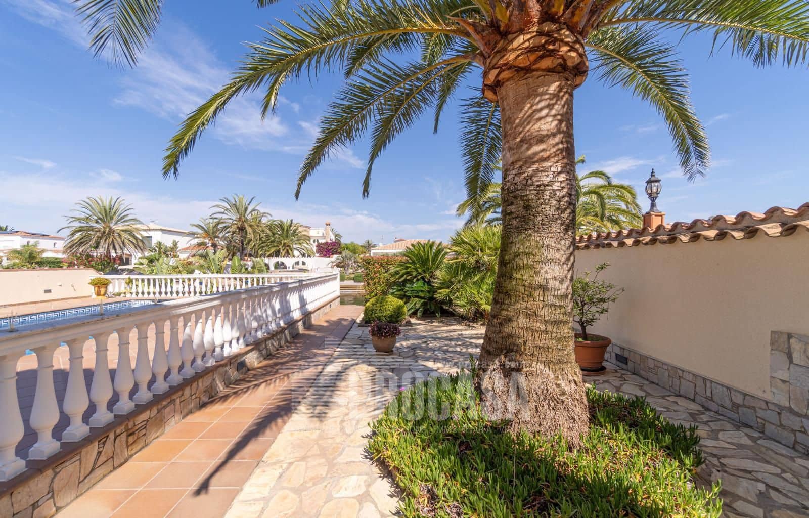 3 Zimmer Villa zu verkaufen in Empuriabrava mit Pool Garage - 1.199.000 € (Ref: 8423695)