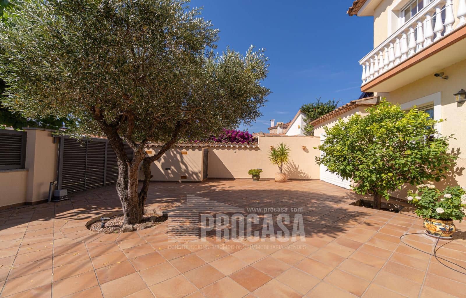 3 Zimmer Villa zu verkaufen in Empuriabrava mit Pool Garage - 1.199.000 € (Ref: 8423695)