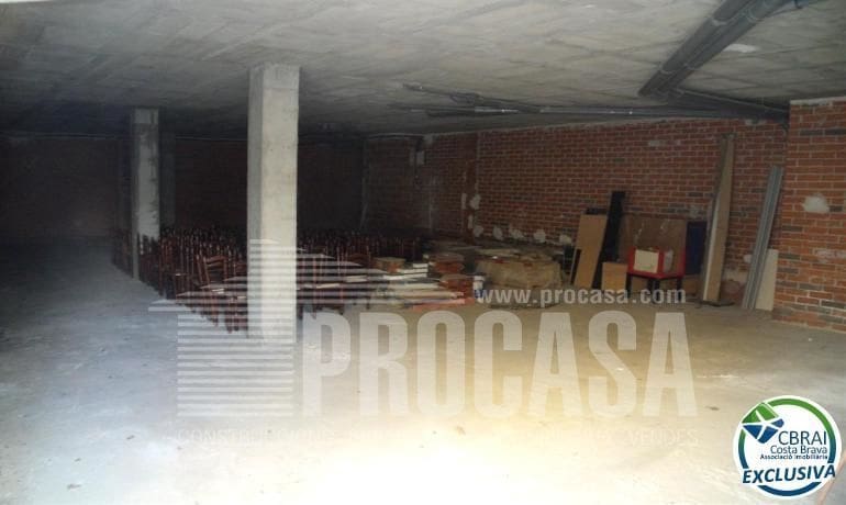 Kommersiell till salu i Roses - 375 000 € (Ref: 8435816)