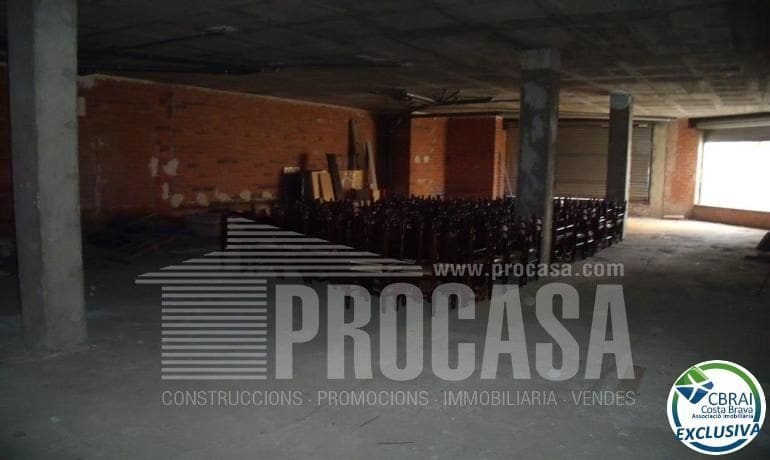 Kommersiell till salu i Roses - 375 000 € (Ref: 8435816)