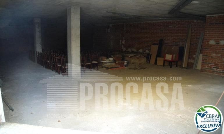 Kommersiell till salu i Roses - 375 000 € (Ref: 8435816)