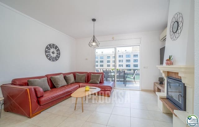 3 chambre Maison de Ville à vendre à Empuriabrava, Castelló d'Empúries avec garage - 595 000 € (Ref: 8435991)