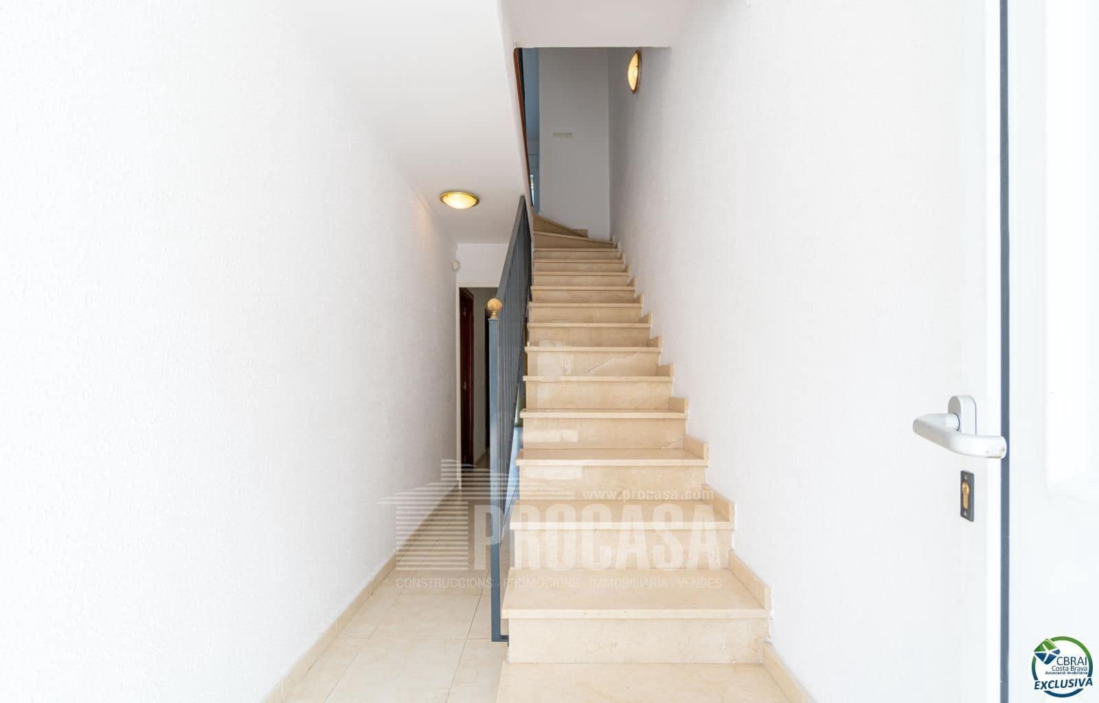 3 soverom Hus til salgs i Empuriabrava med garasje - € 595 000 (Ref: 8435991)