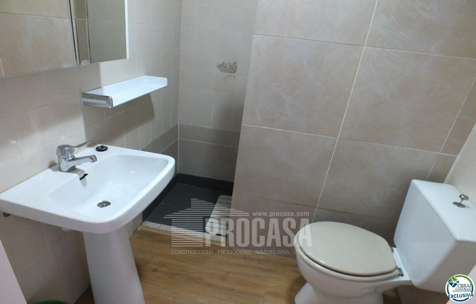 2 bedroom Flat for sale in Roses - € 147,000 (Ref: 8457462)