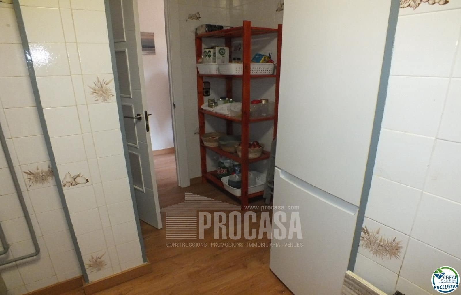2 bedroom Flat for sale in Roses - € 147,000 (Ref: 8457462)