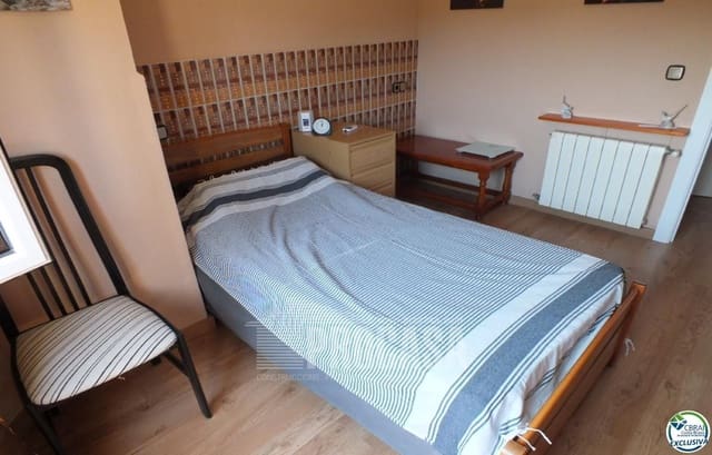 2 slaapkamer Flat te koop in Roses - € 147.000 (Ref: 8457462)