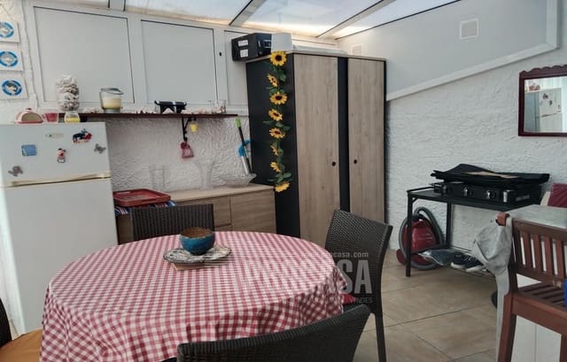 4 bedroom Villa for sale in Empuriabrava, Castelló d'Empúries - € 399,000 (Ref: 8534486)