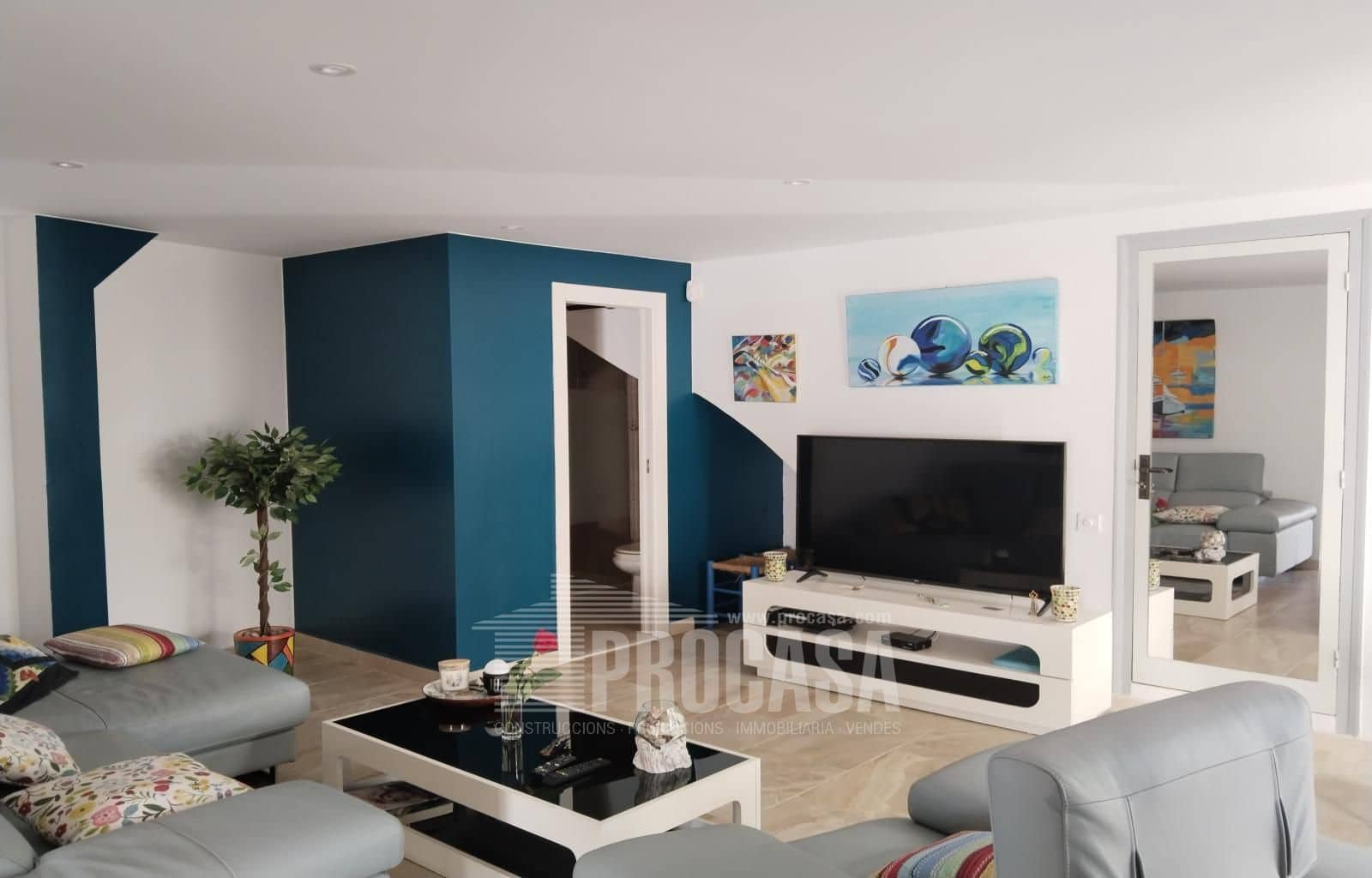 4 bedroom Villa for sale in Empuriabrava - € 399,000 (Ref: 8534486)