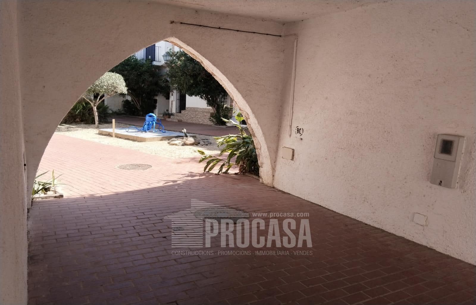 4 bedroom Villa for sale in Empuriabrava - € 399,000 (Ref: 8534486)