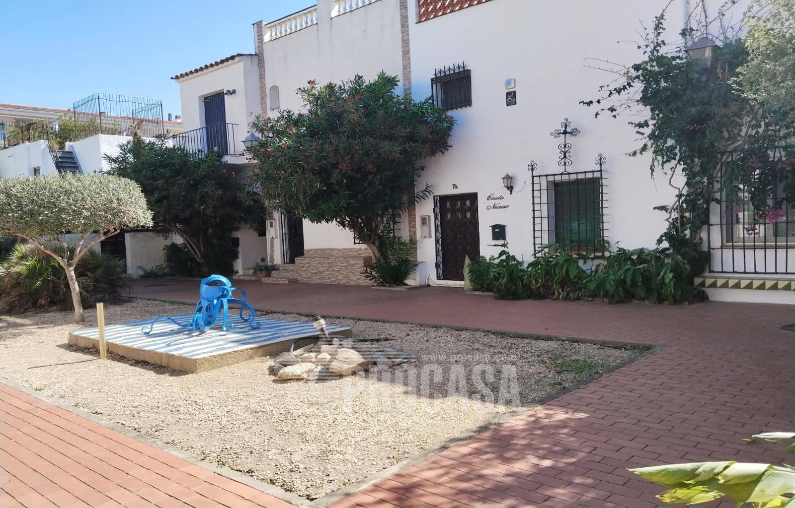 4 bedroom Villa for sale in Empuriabrava - € 399,000 (Ref: 8534486)