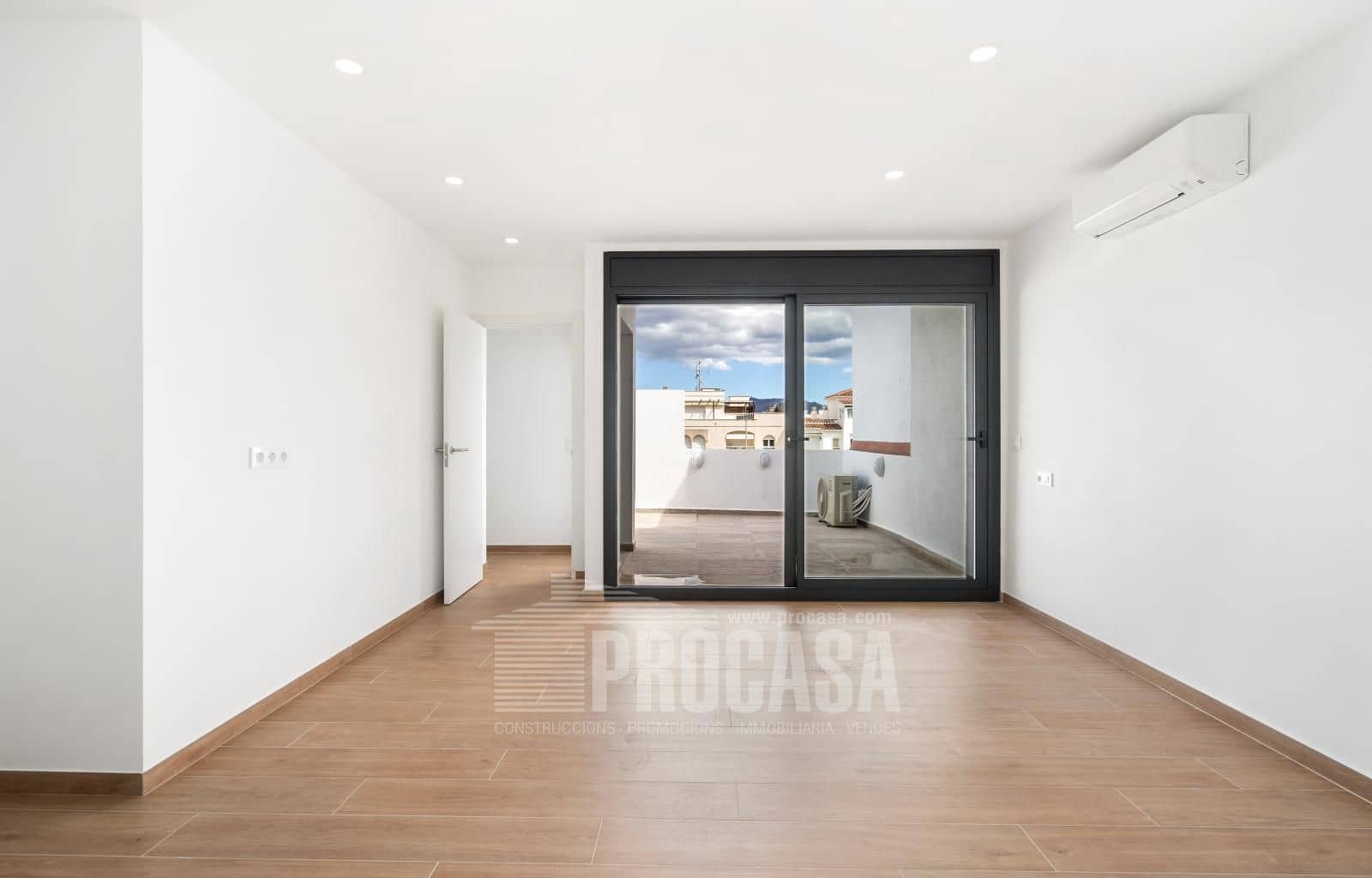 4 soverom Villa til salgs i Empuriabrava med garasje - € 639 000 (Ref: 8534487)