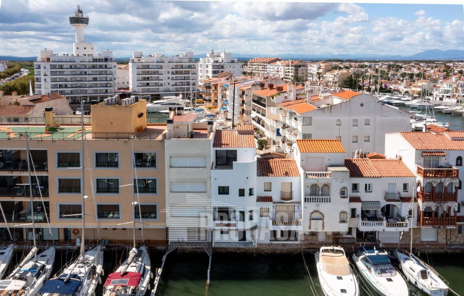 4 soverom Villa til salgs i Empuriabrava med garasje - € 639 000 (Ref: 8534487)