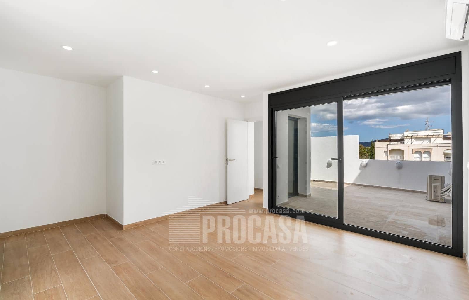 4 soverom Villa til salgs i Empuriabrava med garasje - € 639 000 (Ref: 8534487)