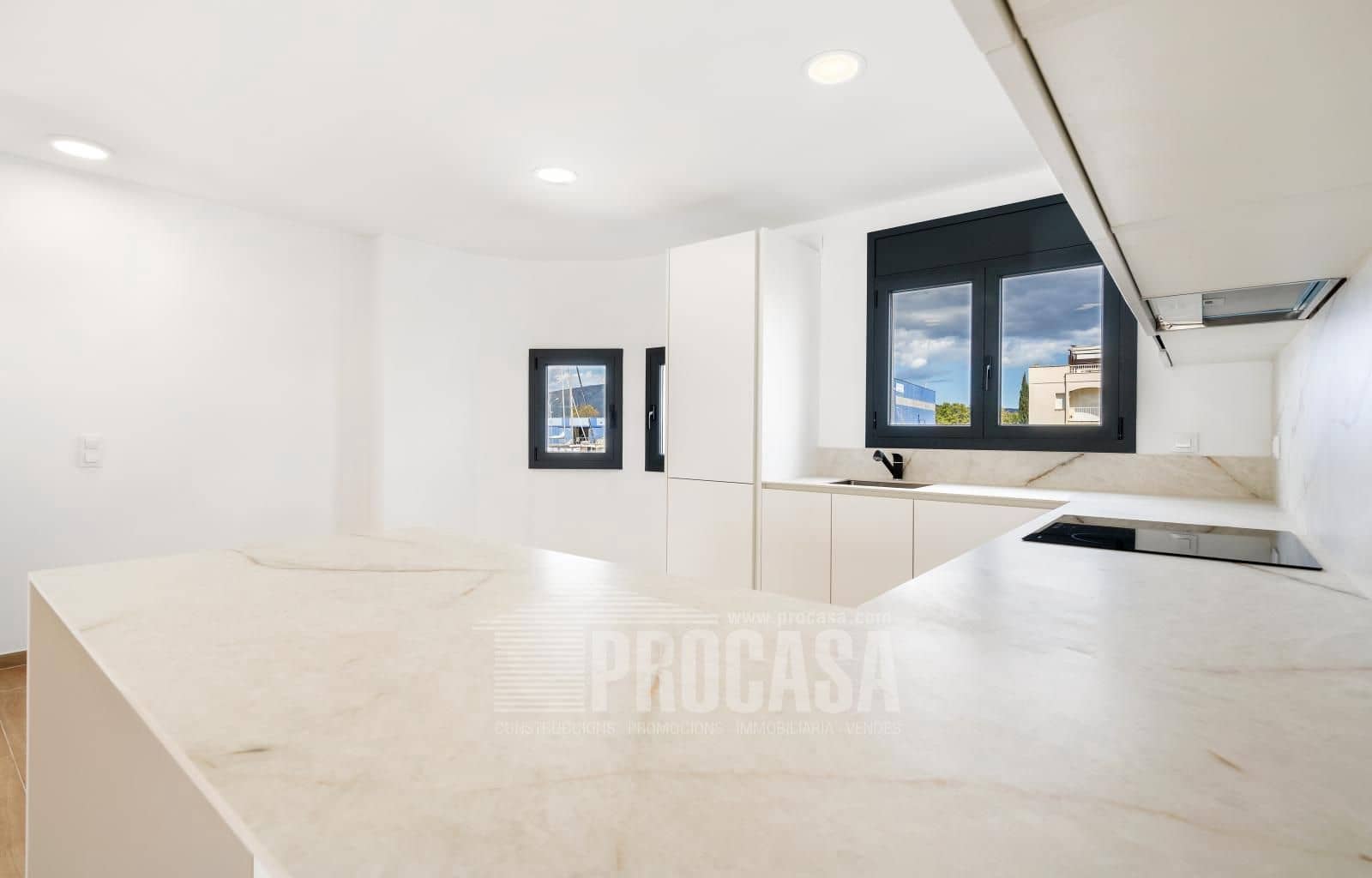 4 soverom Villa til salgs i Empuriabrava med garasje - € 639 000 (Ref: 8534487)