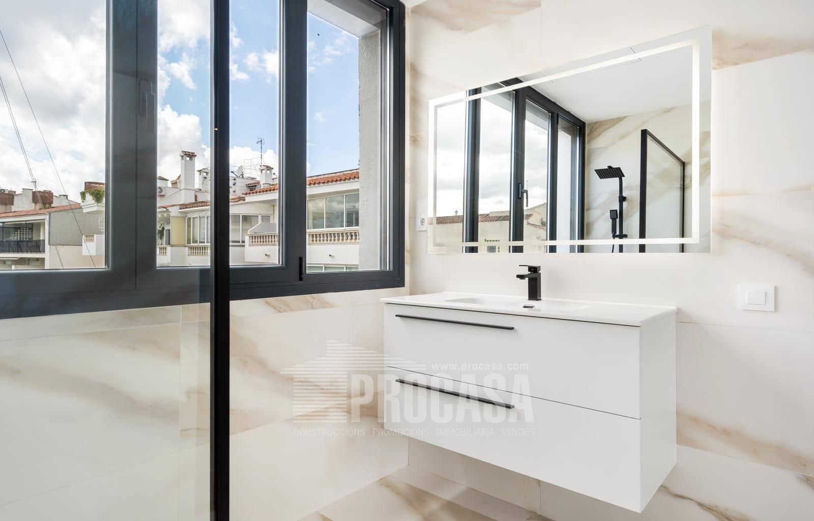 4 soverom Villa til salgs i Empuriabrava med garasje - € 639 000 (Ref: 8534487)