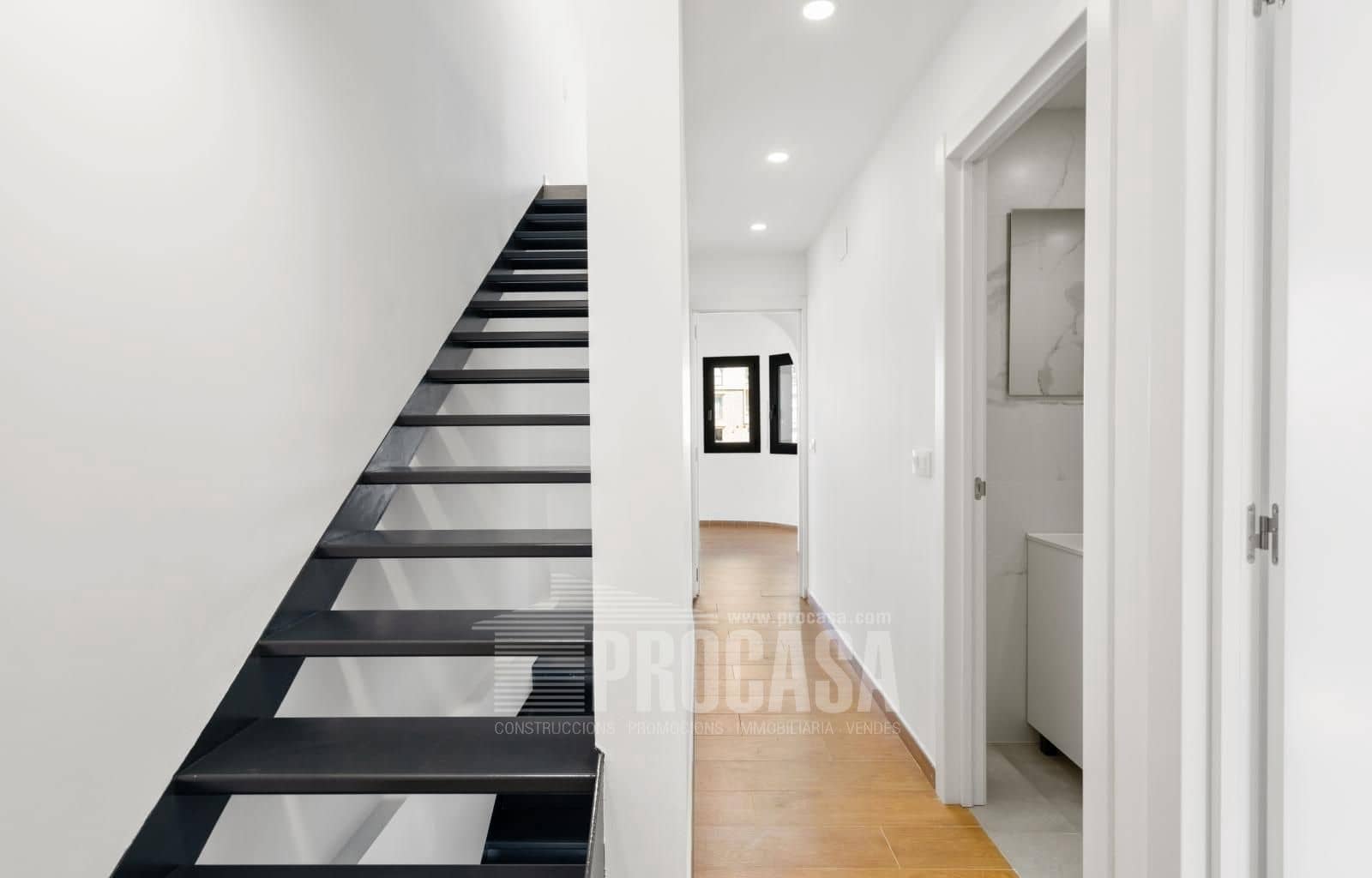 4 soverom Villa til salgs i Empuriabrava med garasje - € 639 000 (Ref: 8534487)