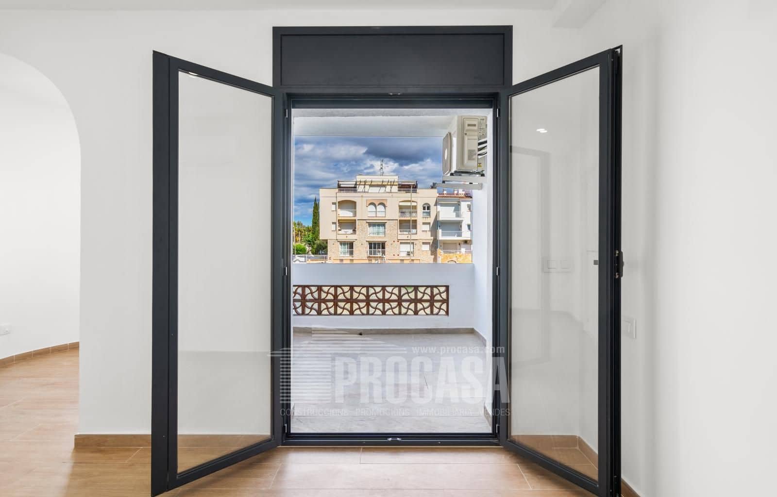 4 soverom Villa til salgs i Empuriabrava med garasje - € 639 000 (Ref: 8534487)