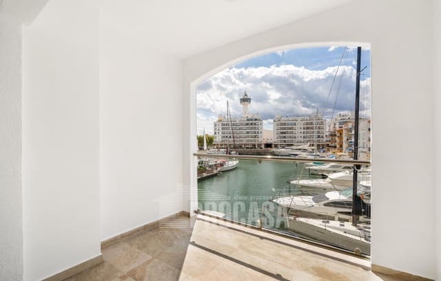 4 soverom Villa til salgs i Empuriabrava, Castelló d'Empúries med garasje - € 639 000 (Ref: 8534487)