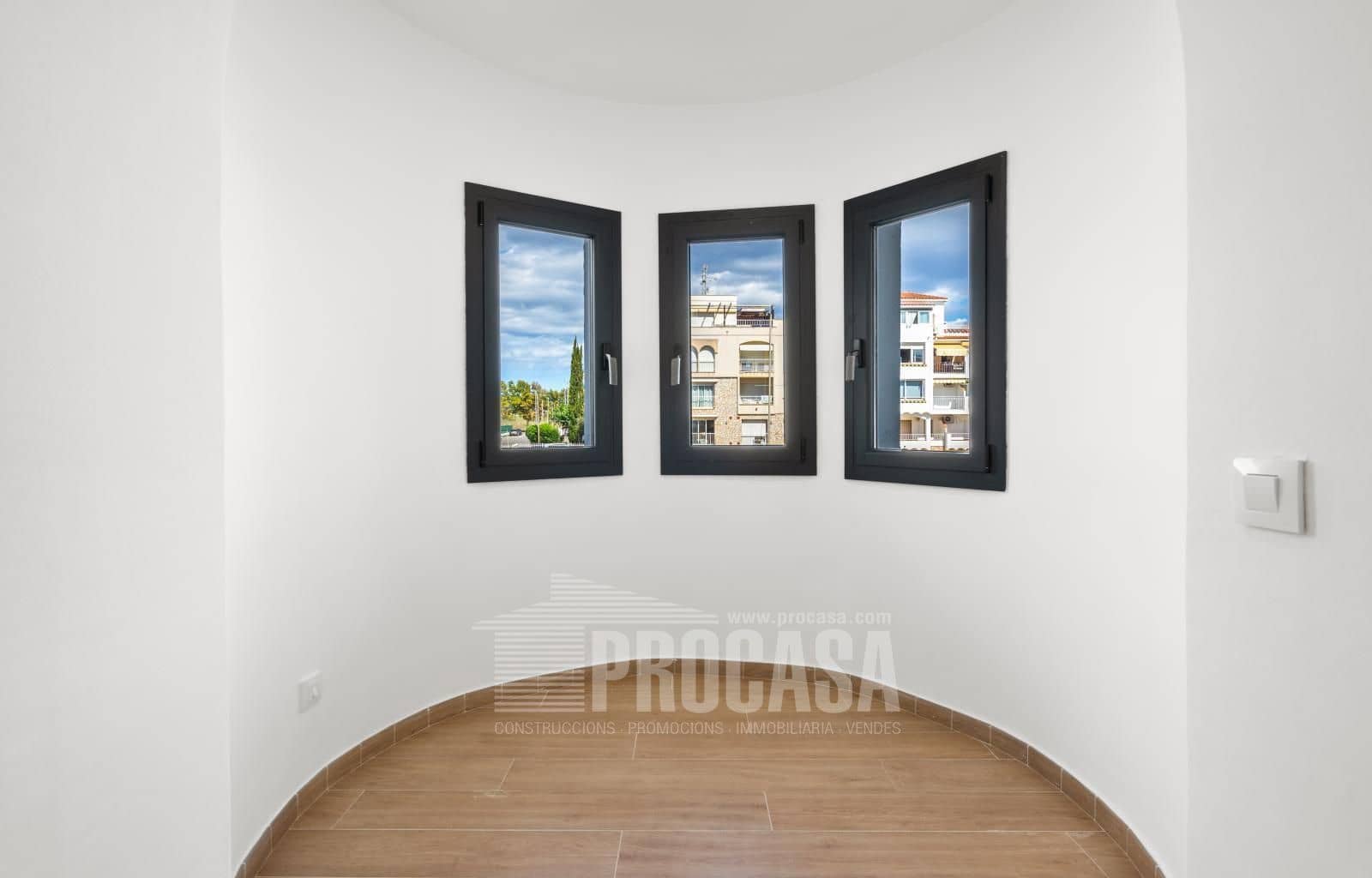 4 soverom Villa til salgs i Empuriabrava med garasje - € 639 000 (Ref: 8534487)