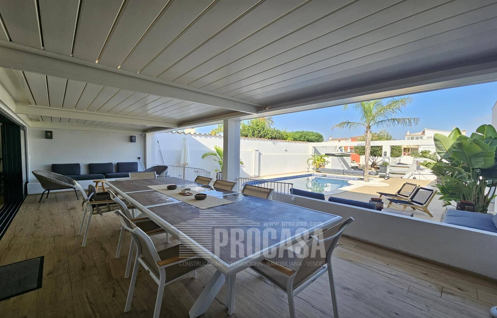 6 sypialnia Willa na sprzedaż w Empuriabrava z basenem garażem - 1 499 000 € (Ref: 8549589)