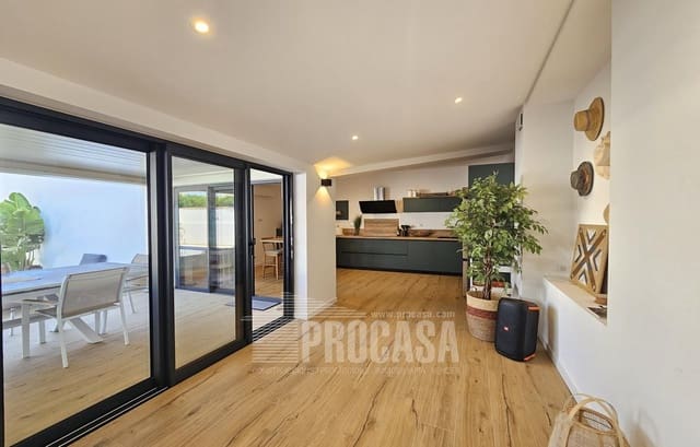 6 sypialnia Willa na sprzedaż w Empuriabrava, Castelló d'Empúries z basenem garażem - 1 499 000 € (Ref: 8549589)