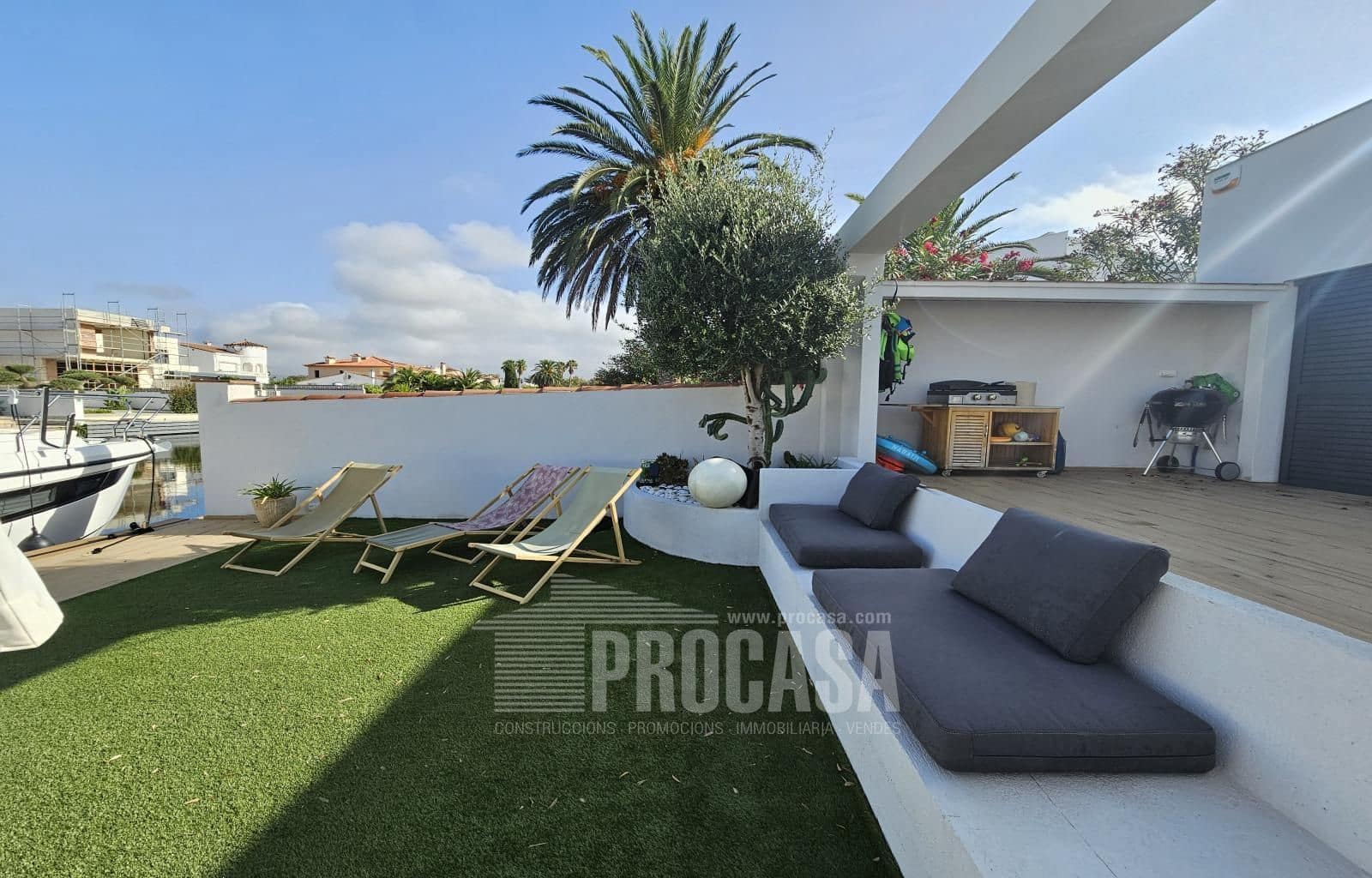 6 sypialnia Willa na sprzedaż w Empuriabrava z basenem garażem - 1 499 000 € (Ref: 8549589)